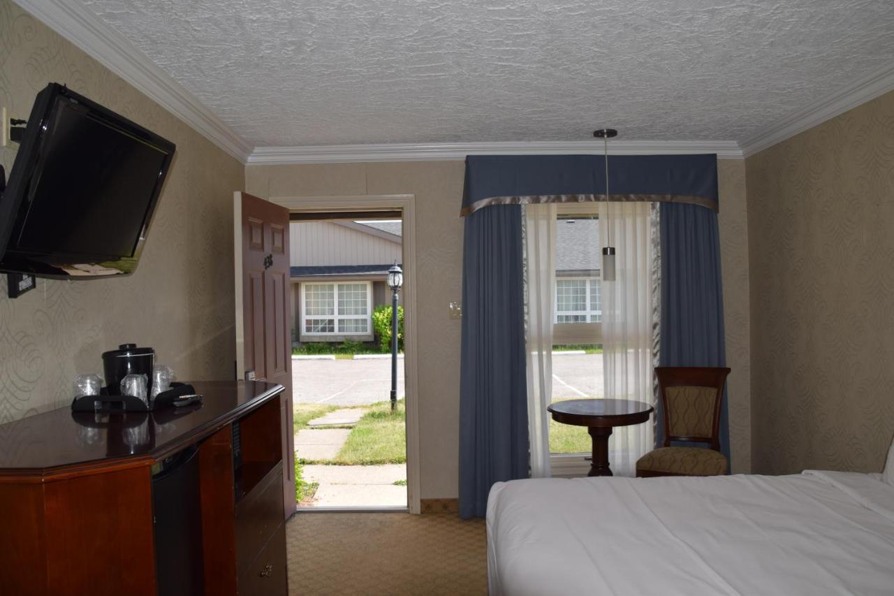 Festival Courtyard Inn Stratford Dış mekan fotoğraf